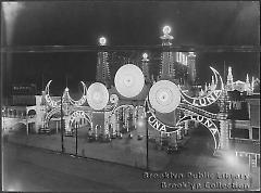 [Entrance to Luna Park]