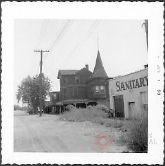 [Arcadia Inn (Dancing) Rockaway Avenue, just north of Schenck Avenue.]