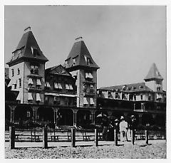 Brighton Beach Hotel. Coney Island, Brooklyn NY. Center and East end.