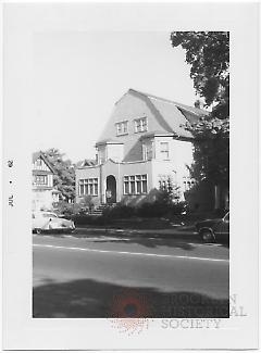 [S.W. corner of Beverley Road and Argyle Road.]