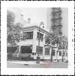 [Northwest corner of Remsen Street (left) and Clinton Street, Brooklyn Heights.]