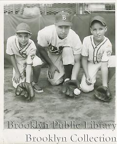 [Pee Wee Reese with Little Leaguers]