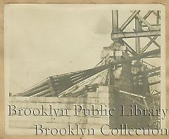 [Manhattan Bridge construction]