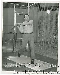 [Gil Hodges in batting cage