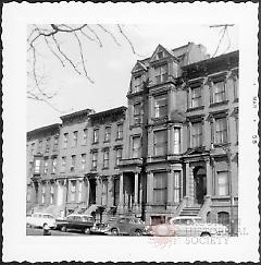 [#189 Washington Park is at left with bay window + stairway showing.]