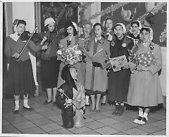 [Prospect Heights High School carolers]