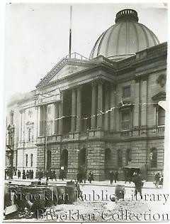 [Kings County Courthouse with construction debris]