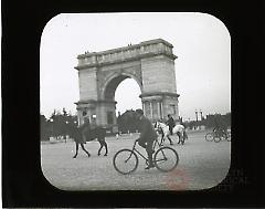 [Traffic at Grand Army Plaza]