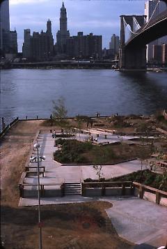 [new park deck, Brooklyn Bridge and Manhattan skyline]