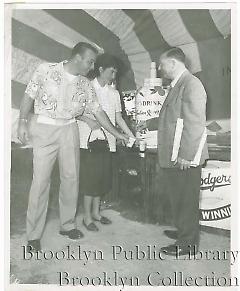 Ronnie Lee & wife Delores & Chuck Dressen