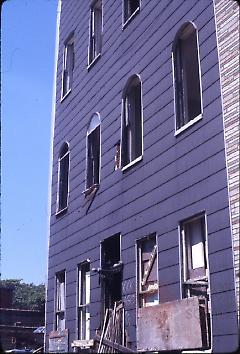 [Abandoned house]