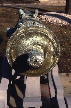 [Back view of Civil War cannon in the Navy yard]