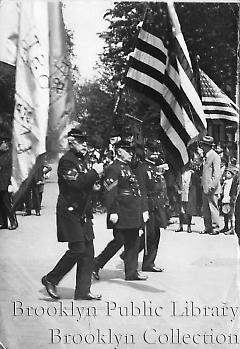 Veterans in parade