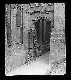 Views: U.S., Brooklyn. Brooklyn, Packer Institute. View 003: Packer - Gymnasium gate.