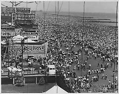 Fourth of July crowd