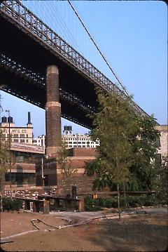 [Building under the Brooklyn Bridge]