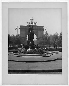 Grand Army Plaza, Bailey Fountain.