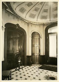 View of Entrance, Miss Harriet White's house, 2 Pierrepont Place, Brooklyn N.Y.
