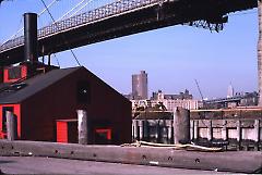 [Construction building under the Brooklyn Bridge]