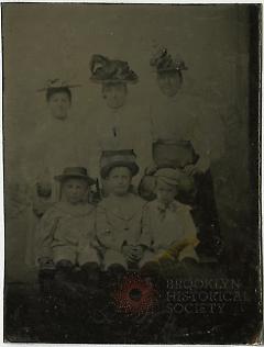 [Charles Blieffert, his mother, and unknown relatives]