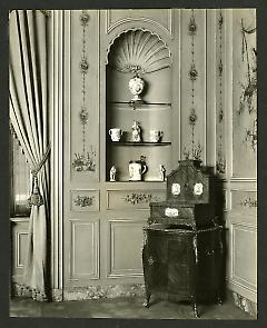 Weil-Worgelt apartment; niche and cabinet in French eighteenth-century revival style.
