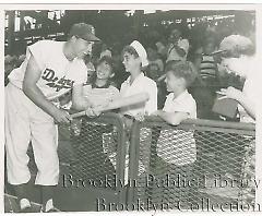 Gil Hodges, home run leader