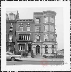 [Southwest corner of DeKalb Avenue & Clinton Avenue.]