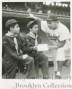 [Pee Wee Reese with Cub Scouts]