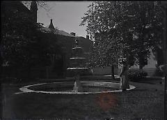 [Fountain and Packer Garden]