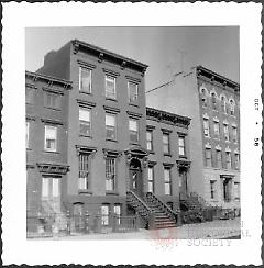 [Kent Street, Greenpoint.]