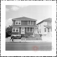 [#253-255 Avenue S. #253 at left.]
