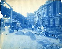 [Elevated rail tracks on Joralemon Street]