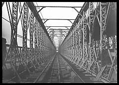 Views: U.S., Brooklyn. Brooklyn Bridge. View 014: Looking up the railway; from Brooklyn Tower.
