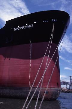 [Bow shot of T.T. Stuyvesant]