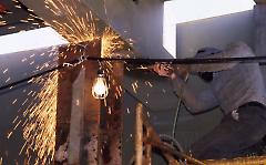 [Ro-Ro container ships being built]