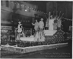 [Mardi Gras parade]