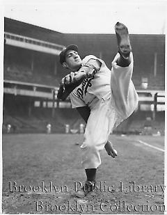 [Ralph Branca in wind-up pose]
