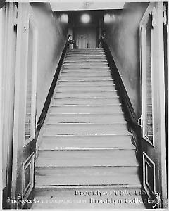 Entrance to old children's court on Court St.