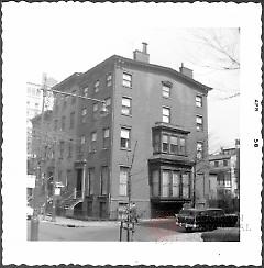 [#115 Columbia Heights at north corner of Pineapple Street.]